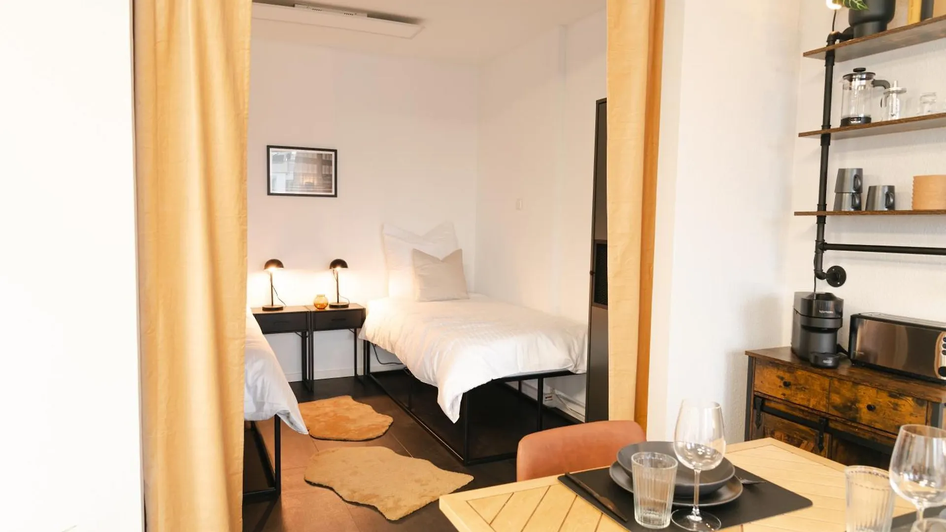 Industrial Apartment Fuer 8 - Gemeinsam Auf Reisen Schwetzingen Germany